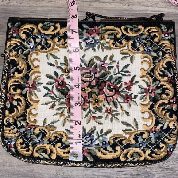 Vintage women’s purse clutch Floral Embroidered tapestry kiss clasp snake chain - Picture 8 of 9